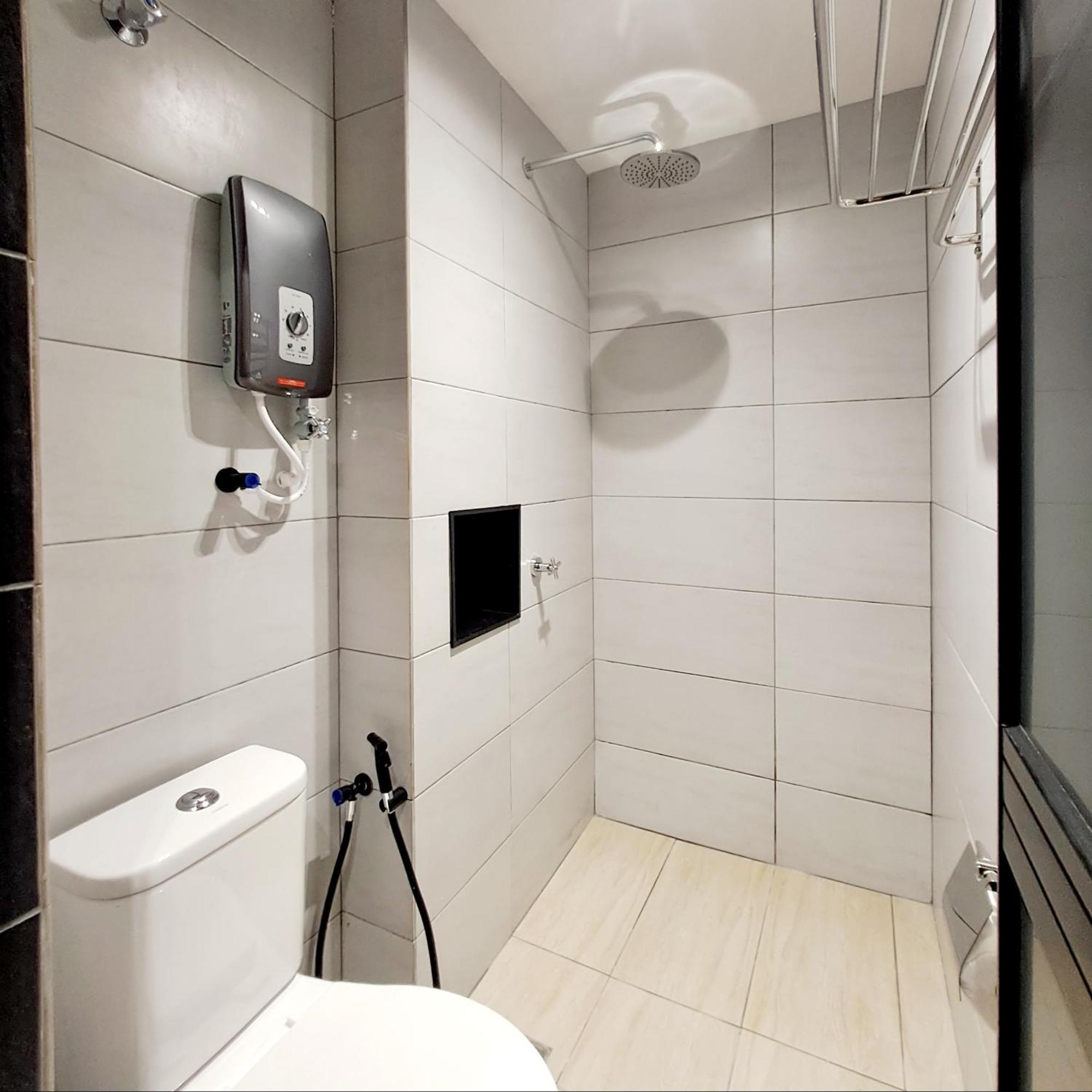 Urban Inn, Salak Tinggi Sepang Exterior foto